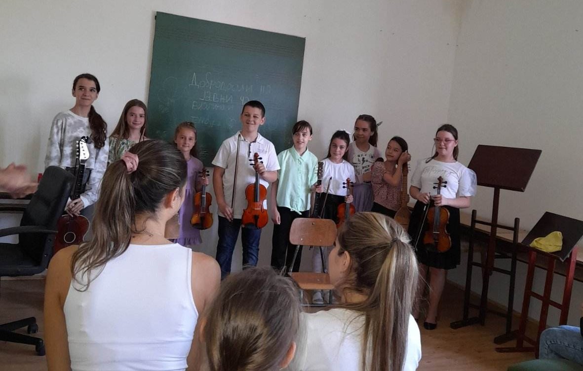 Javni čas izdvojenog odeljenja Muzičke škole "Jovan Bandur" održan u Dolovu